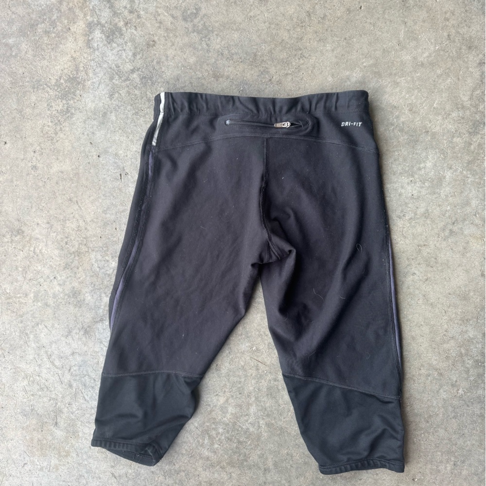 Nike Dri-FIT Black Capris - Picture 3 of 4